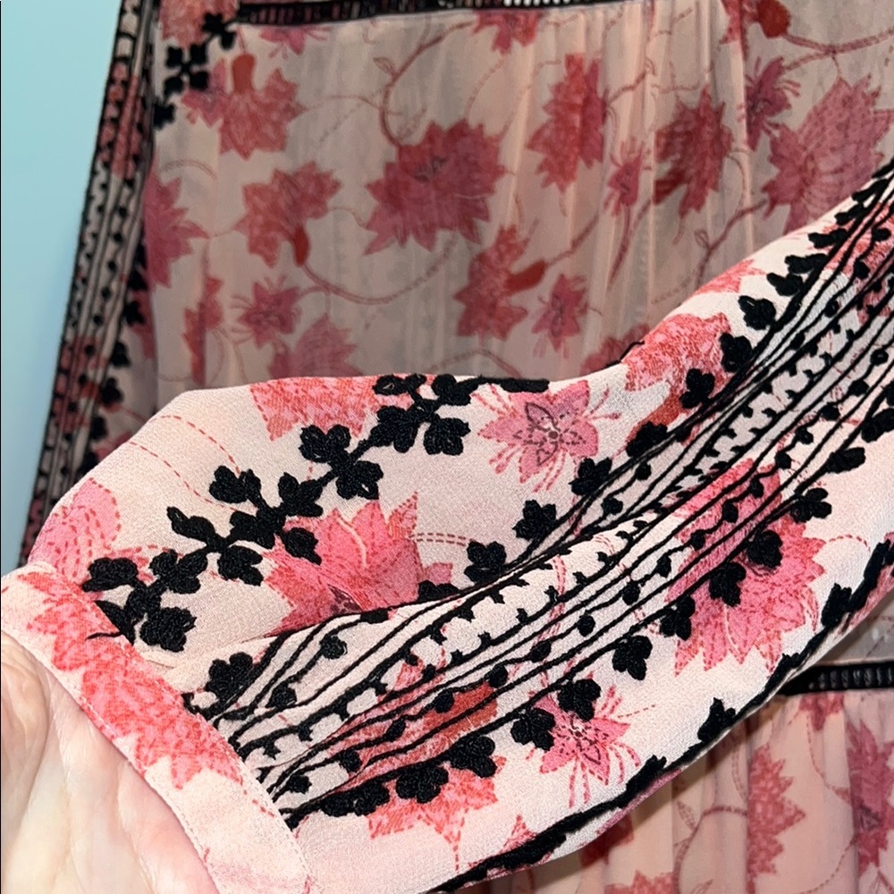 NWOTs TopShop Pink and Black Floral Lightweight Dress  Woman Size 6 - Picture 7 of 13